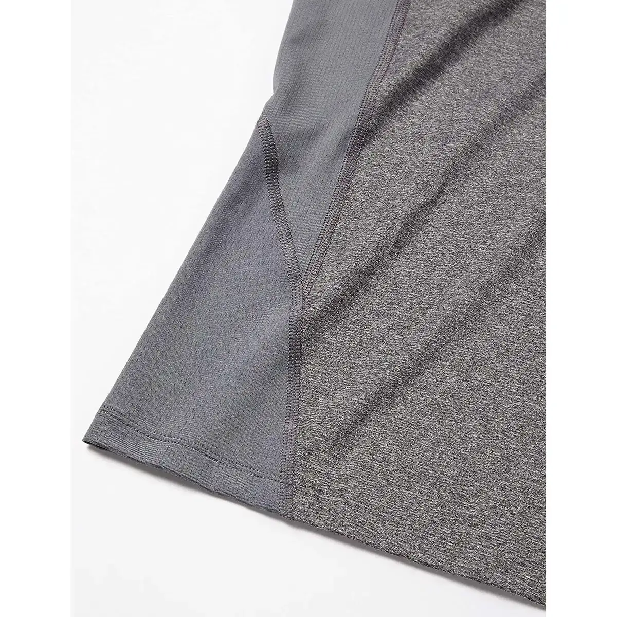 Debardeur under armour gris xxl _8101. DIAYTAR COTE D'IVOIRE - Où Choisir est un Plaisir. Explorez notre boutique en ligne et choisissez parmi des produits de qualité qui satisferont vos besoins et vos goûts.