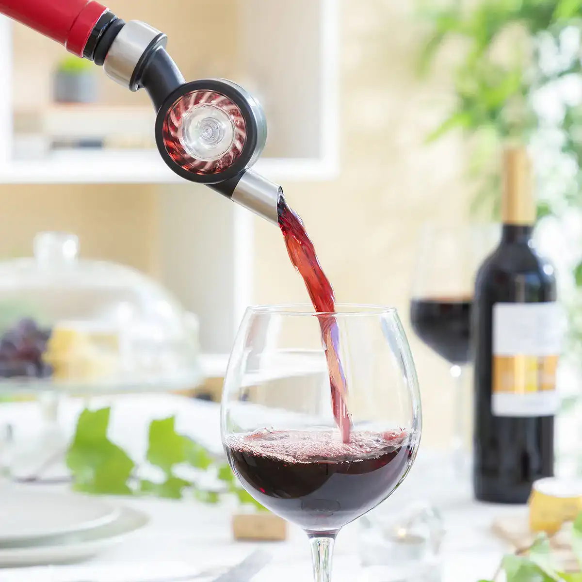 Decanteur a vin avec moulin et support wimil innovagoods_8160. DIAYTAR COTE D'IVOIRE - Là où Chaque Produit a son Histoire. Découvrez notre gamme de produits, chacun portant en lui le récit de l'artisanat et de la passion, pour vous offrir une expérience de shopping authentique.