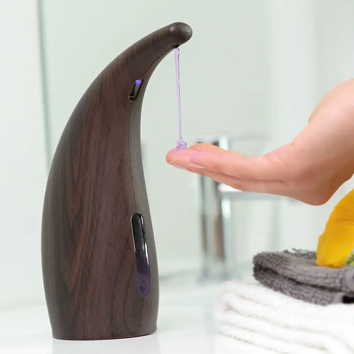 Distributeur automatique de savon avec capteur dispensoap innovagoods_8254. Bienvenue chez DIAYTAR COTE D'IVOIRE - Où Chaque Achat est un Geste d'Amour. Découvrez notre sélection minutieuse et choisissez des articles qui témoignent de votre passion.
