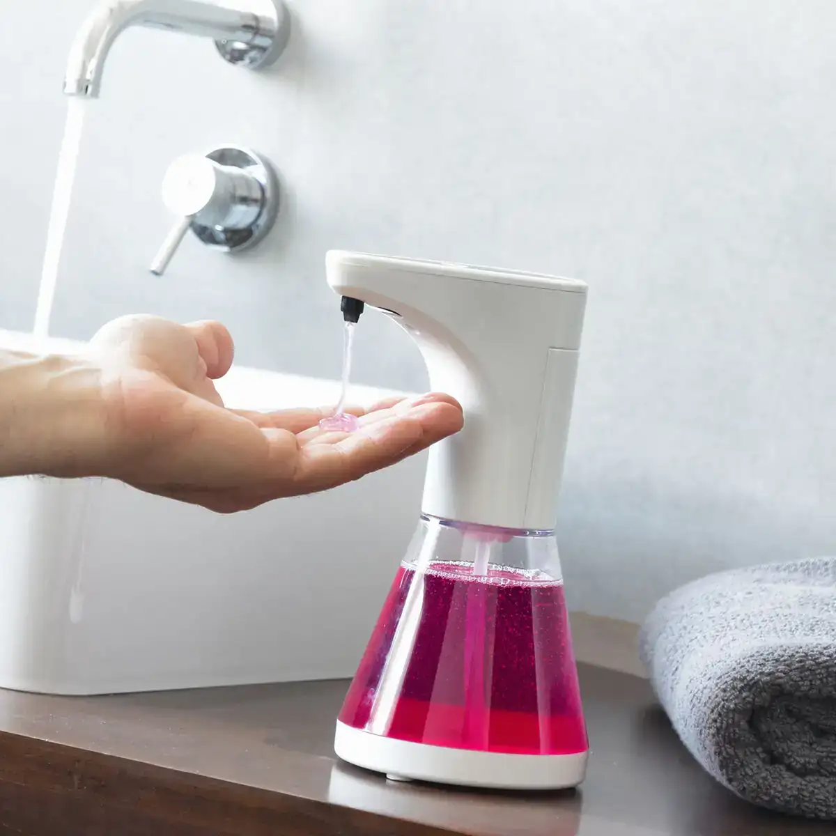 Distributeur automatique de savon avec capteur sensoap innovagoods 139298 blanc reconditionne a _6248. Bienvenue sur DIAYTAR COTE D'IVOIRE - Où le Shopping est une Affaire Personnelle. Découvrez notre sélection et choisissez des produits qui reflètent votre unicité et votre individualité.