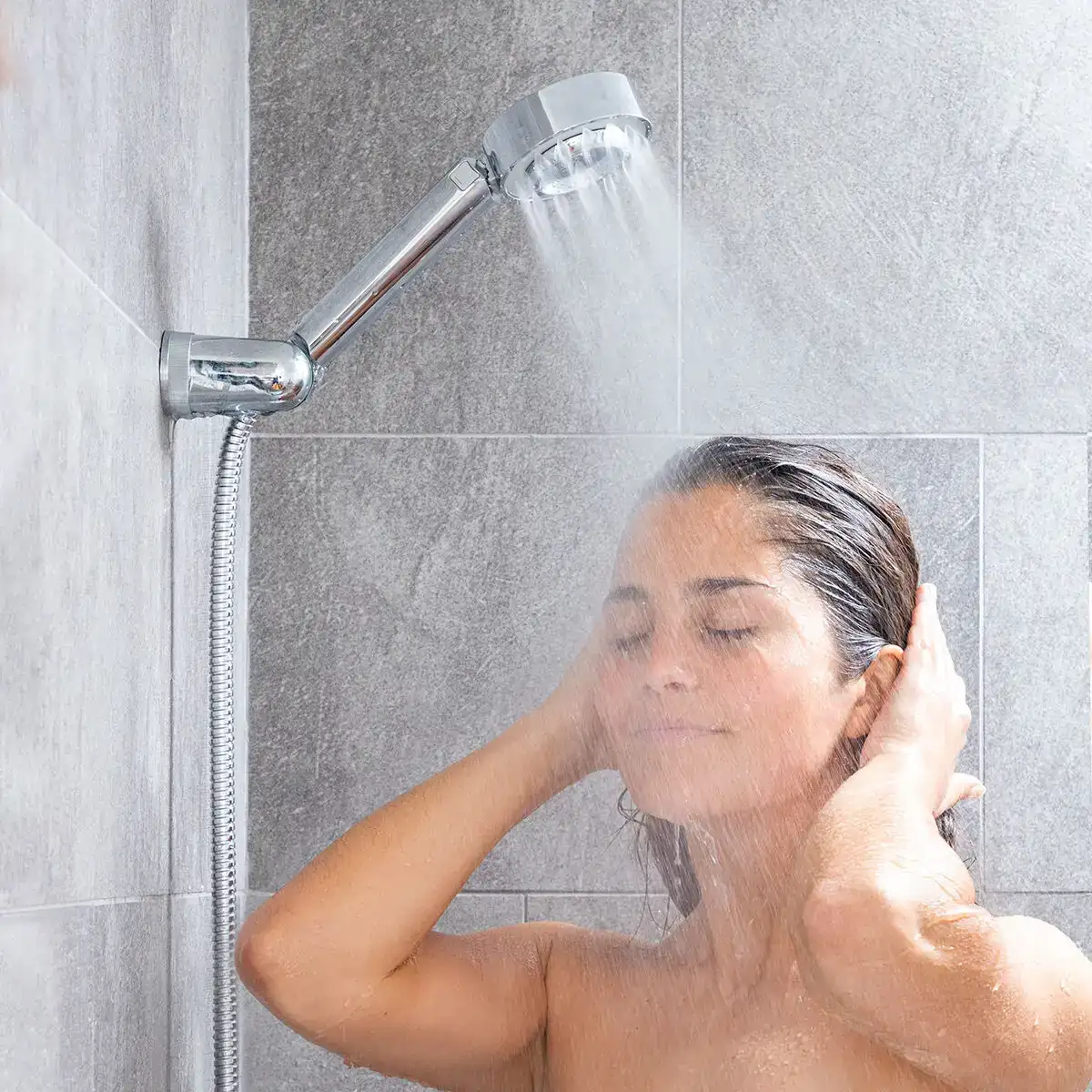 Double pommeau de douche avec distributeur 3 en 1 xawara innovagoods_4934. DIAYTAR COTE D'IVOIRE - Là où Choisir est un Acte d'Amour pour le Côte d'Ivoire. Explorez notre gamme et choisissez des produits qui célèbrent la culture et l'artisanat du pays.