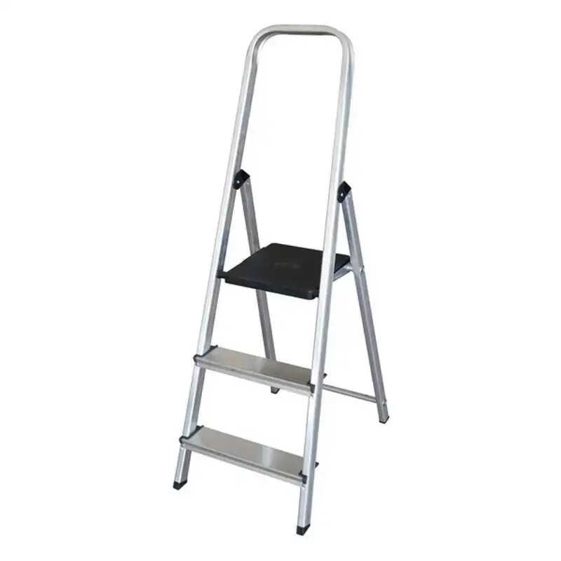 Echelle pliante a 3 marches aluminium_7965. DIAYTAR COTE D'IVOIRE - L'Art de Choisir, l'Art de Vivre. Parcourez notre boutique en ligne et découvrez des produits qui transforment chaque choix en une expérience enrichissante.