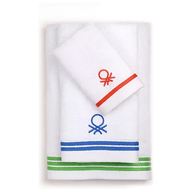 Ensemble de serviettes de toilette benetton 3 pcs _8671. DIAYTAR COTE D'IVOIRE - Votre Destination pour un Shopping Éclairé. Parcourez notre boutique en ligne pour découvrir des produits de qualité qui embelliront votre quotidien.