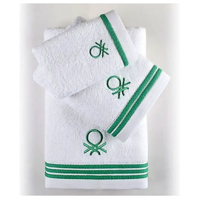 Ensemble de serviettes de toilette benetton_7272. DIAYTAR COTE D'IVOIRE - Là où Chaque Produit Évoque une Émotion. Parcourez notre catalogue et choisissez des articles qui vous touchent et qui enrichissent votre expérience.