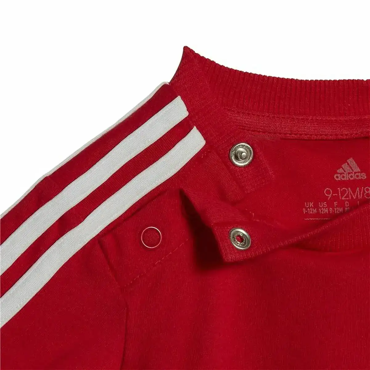 Ensemble de sport pour bebe adidas three stripes rouge_3333. DIAYTAR COTE D'IVOIRE - Votre Passage vers le Chic et l'Élégance. Naviguez à travers notre boutique en ligne pour trouver des produits qui ajoutent une touche sophistiquée à votre style.