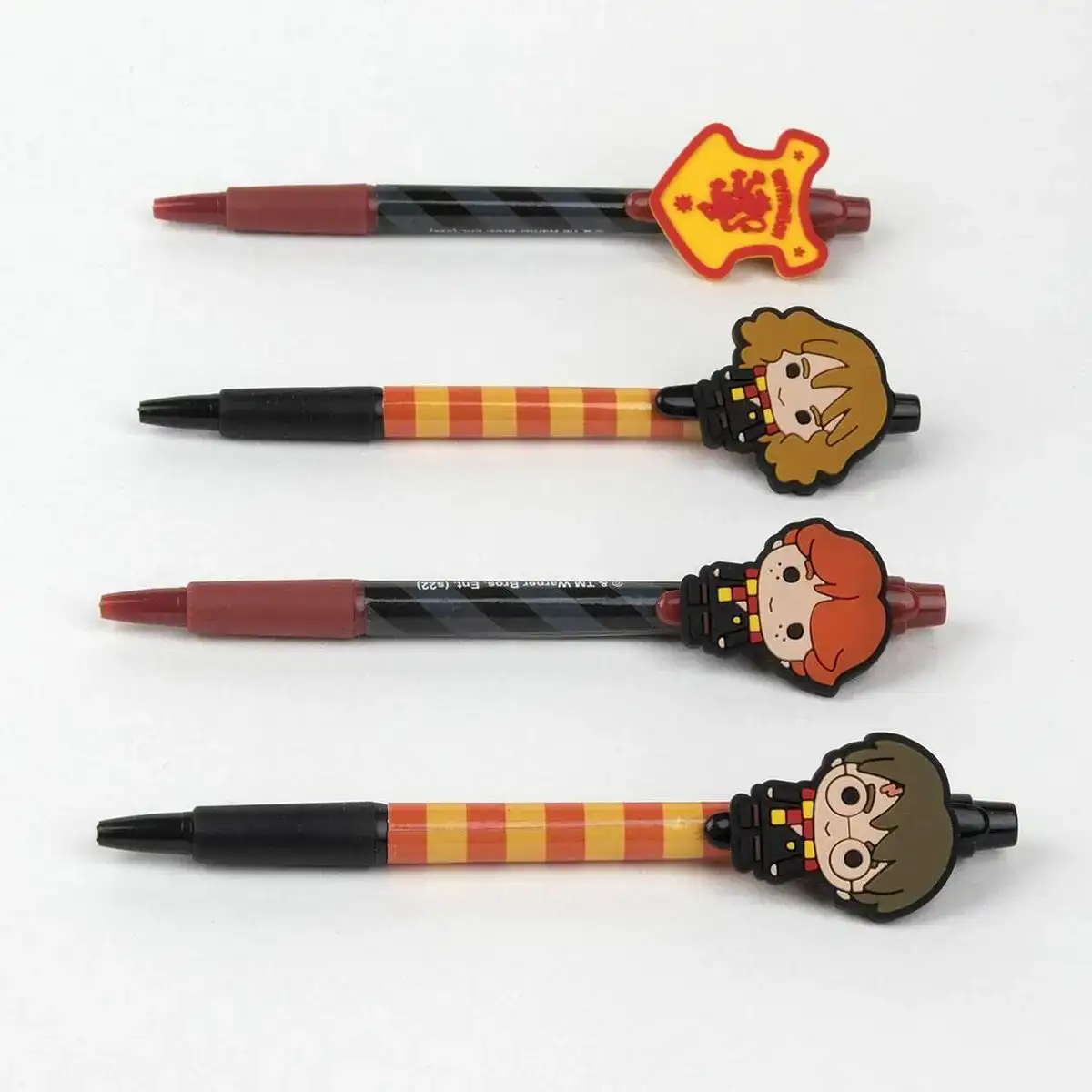 Ensemble de stylos harry potter multicouleur_4448. Bienvenue sur DIAYTAR COTE D'IVOIRE - Où Choisir est un Voyage Sensoriel. Plongez dans notre catalogue et trouvez des produits qui éveillent vos sens et embellissent votre quotidien.