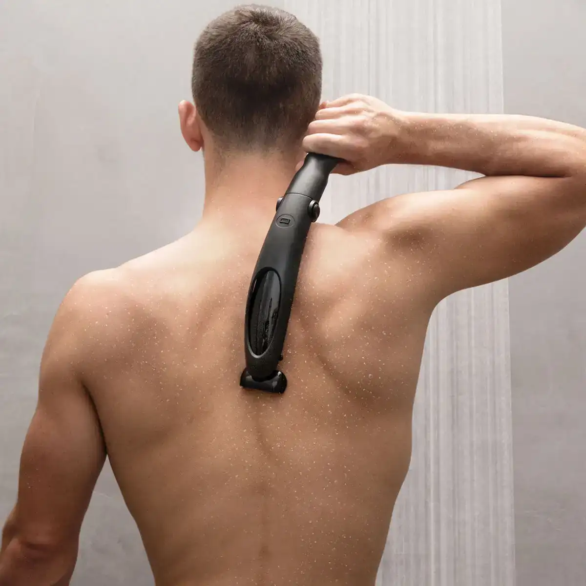 Epilateur corporel masculin avec poignee extensible innovagoods_8145. DIAYTAR COTE D'IVOIRE - Où Choisir Devient un Plaisir. Découvrez notre boutique en ligne et choisissez parmi une variété de produits qui satisferont tous vos besoins.