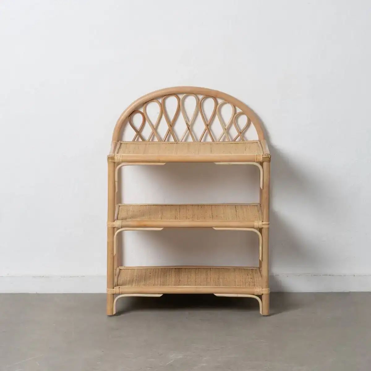Etagere 60 x 41 x 80 5 cm naturel rotin_9523. DIAYTAR COTE D'IVOIRE - Votre Destination de Shopping Authentique au Côte d'Ivoire. Plongez dans notre boutique en ligne pour découvrir des produits qui célèbrent la riche culture et l'artisanat du pays.