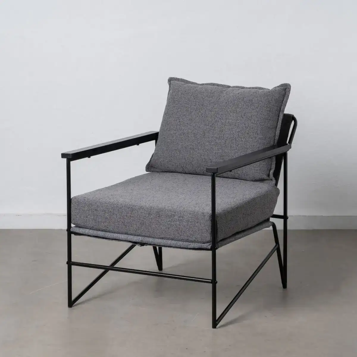 Fauteuil 69 x 79 x 82 cm tissu synthetique gris metal_6058. DIAYTAR COTE D'IVOIRE - L'Art de Vivre le Shopping Inspiré. Parcourez notre catalogue et choisissez des produits qui reflètent votre passion pour la beauté et l'authenticité.