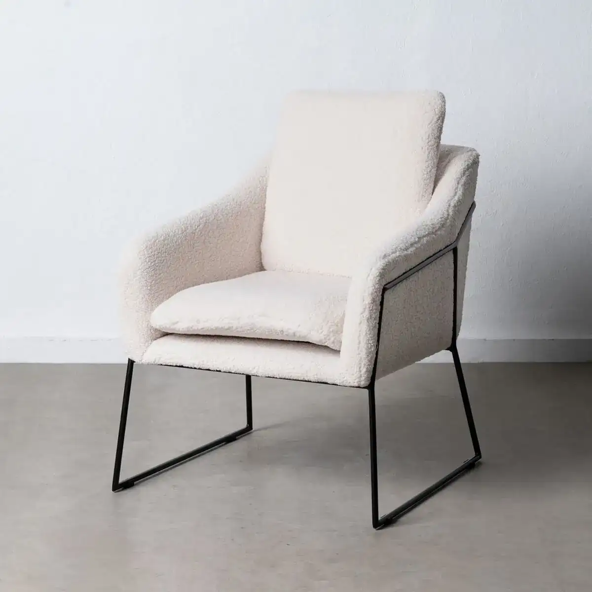 Fauteuil 69 x 80 x 79 cm tissu synthetique beige metal_2999. Bienvenue sur DIAYTAR COTE D'IVOIRE - Où Chaque Détail compte. Plongez dans notre univers et choisissez des produits qui ajoutent de l'éclat et de la joie à votre quotidien.