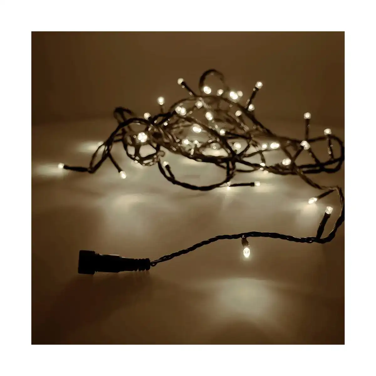 Guirlande lumineuse led edm blanc 4 m _4133. Bienvenue chez DIAYTAR COTE D'IVOIRE - Où Choisir est un Voyage. Plongez dans notre plateforme en ligne pour trouver des produits qui ajoutent de la couleur et de la texture à votre quotidien.