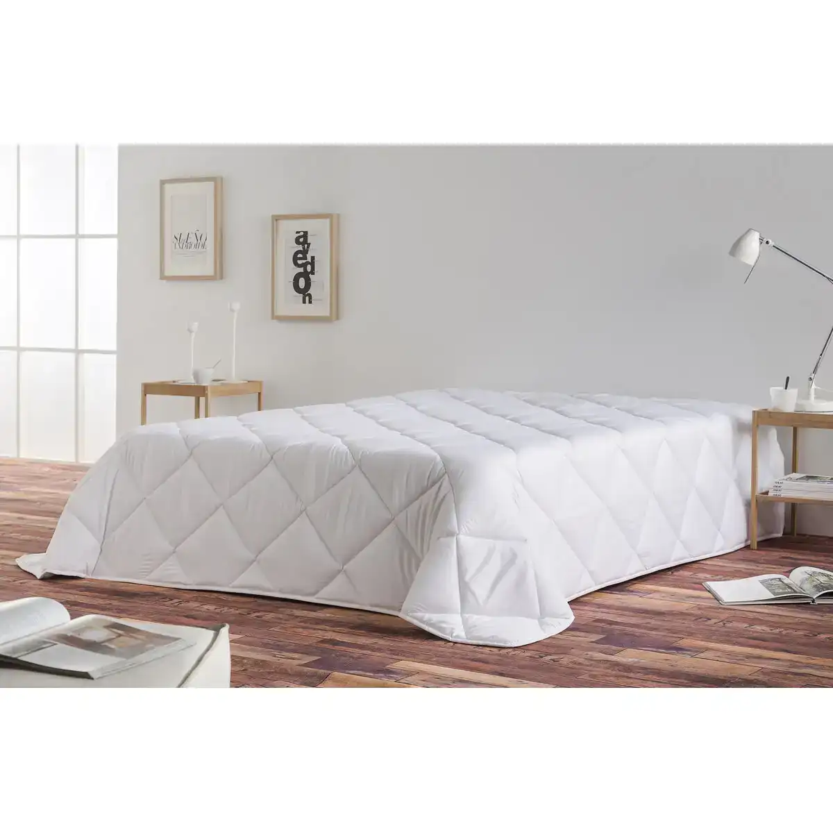 Housse de couette cool kids ivett_1522. Bienvenue dans l'univers captivant de DIAYTAR COTE D'IVOIRE - Votre Plateforme de Shopping Tout-en-Un. Parcourez notre boutique en ligne pour découvrir des produits uniques, allant des articles ménagers aux élégants accessoires de mode.