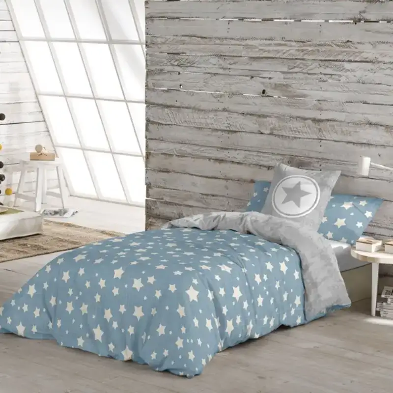 Housse de couette cool kids_9754. DIAYTAR COTE D'IVOIRE - Là où Choisir est une Célébration de l'Artisanat. Explorez notre gamme variée et choisissez des produits qui incarnent la tradition et le talent des artisans du Côte d'Ivoire.