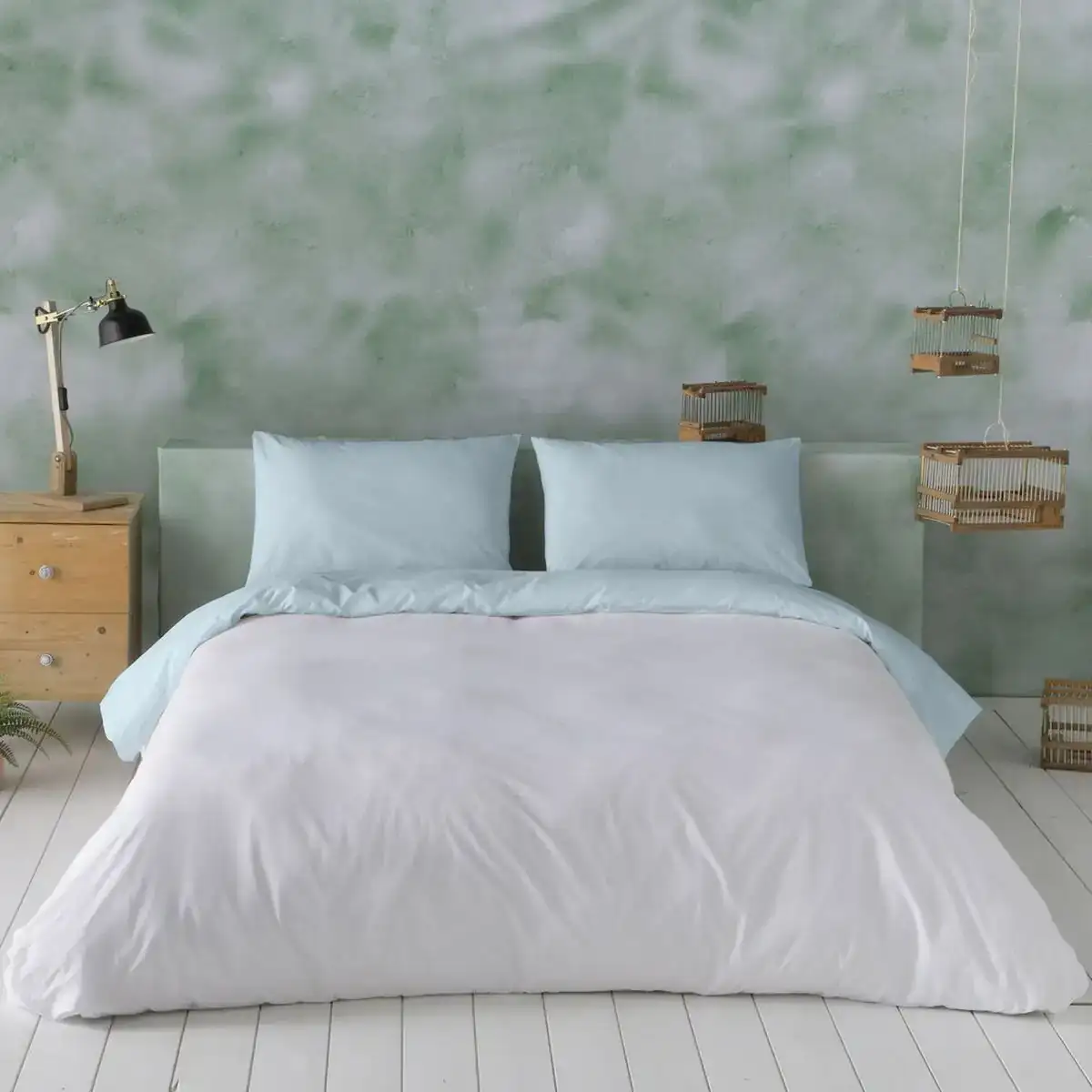 Housse de couette naturals reversible bleu blanc lit king size 260 x 220 cm _4795. Bienvenue chez DIAYTAR COTE D'IVOIRE - Où le Shopping Devient un Plaisir. Découvrez notre boutique en ligne et trouvez des trésors qui égaieront chaque jour de votre vie.