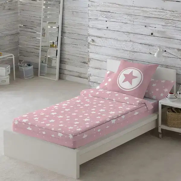 Housse de couette non rembourree cool kids ivett b lit de 90 _1203. DIAYTAR COTE D'IVOIRE - Où Choisir est une Célébration de l'Artisanat Local. Découvrez notre boutique en ligne et choisissez des produits qui incarnent la passion des artisans sénégalais.