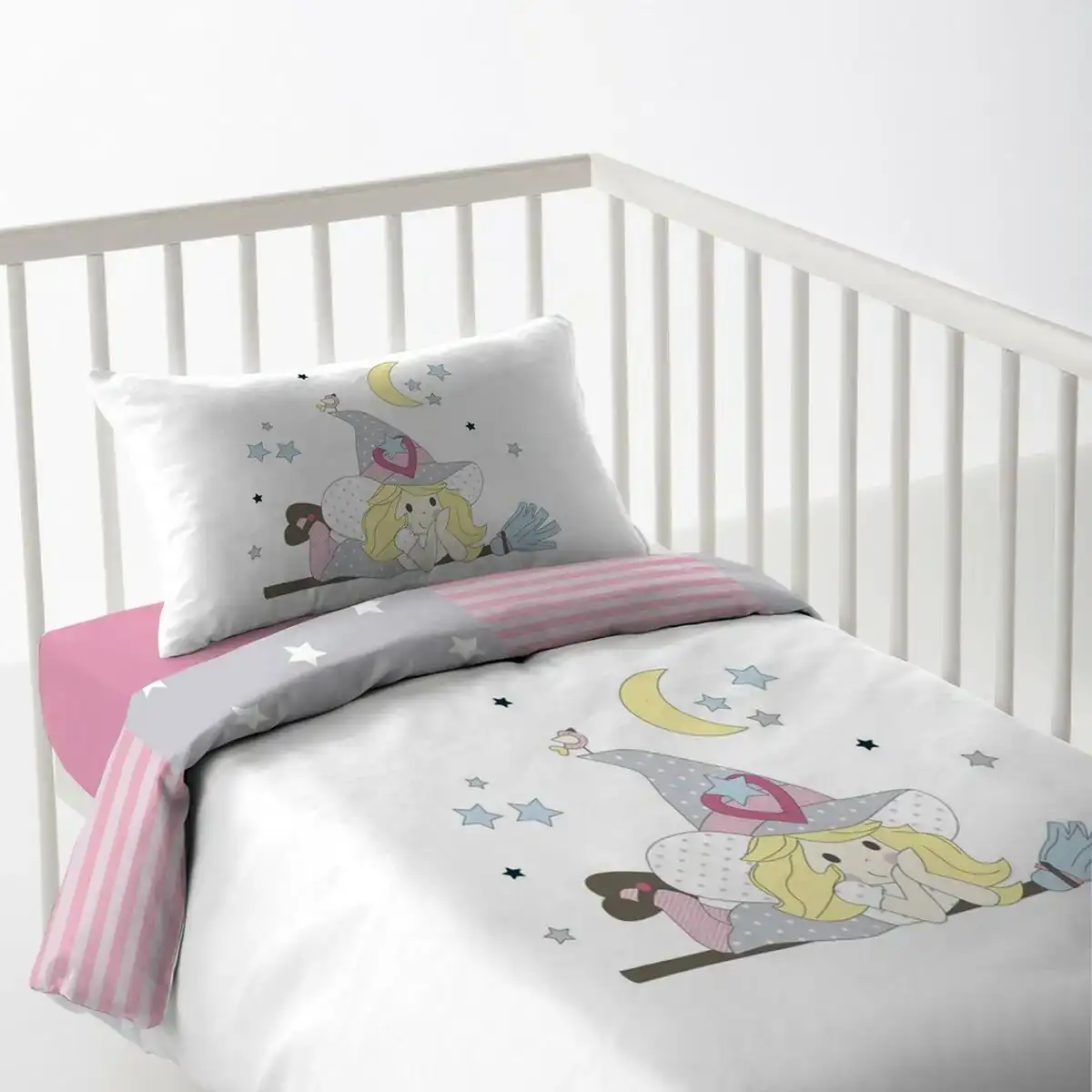 Housse de couette pour berceau cool kids witch berceau de 60 100 x 120 20 cm _4201. DIAYTAR COTE D'IVOIRE - Votre Destination Shopping d'Exception. Parcourez nos rayons virtuels et choisissez des produits qui incarnent l'excellence et la diversité.