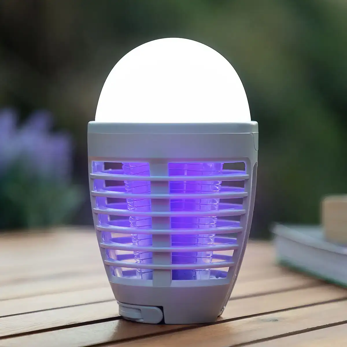 Lampe antimoustiques rechargeable a led 2 en 1 kl bulb innovagoods_2931. Entrez dans l'Univers de DIAYTAR COTE D'IVOIRE - Où Choisir est un Plaisir. Explorez notre gamme variée et trouvez des articles qui parlent à votre cœur et à votre style.