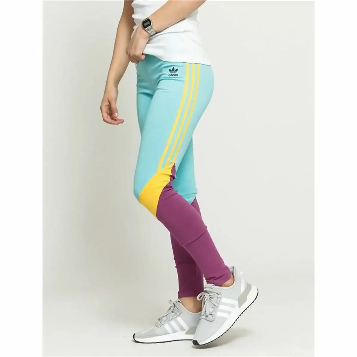 Leggings de sport pour femmes adidas high waisted aigue marine_7324. DIAYTAR COTE D'IVOIRE - Votre Passage vers l'Éclat et la Beauté. Explorez notre boutique en ligne et trouvez des produits qui subliment votre apparence et votre espace.