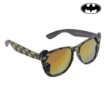 Lunettes de soleil enfant batman gris_5164. DIAYTAR COTE D'IVOIRE - Où le Shopping est un Plaisir Engagé. Parcourez notre catalogue et choisissez des produits qui respectent vos valeurs et vos attentes.