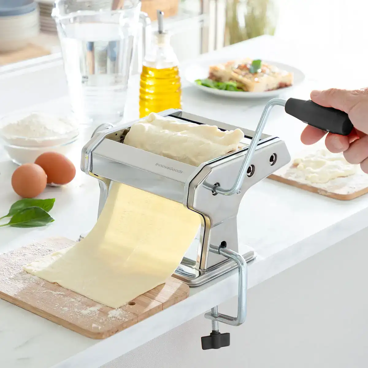 Machine a pates fraiches avec recettes frashta innovagoods_9955. Bienvenue chez DIAYTAR COTE D'IVOIRE - Où le Shopping Rencontre la Qualité. Explorez notre sélection soigneusement conçue et trouvez des produits qui définissent le luxe abordable.