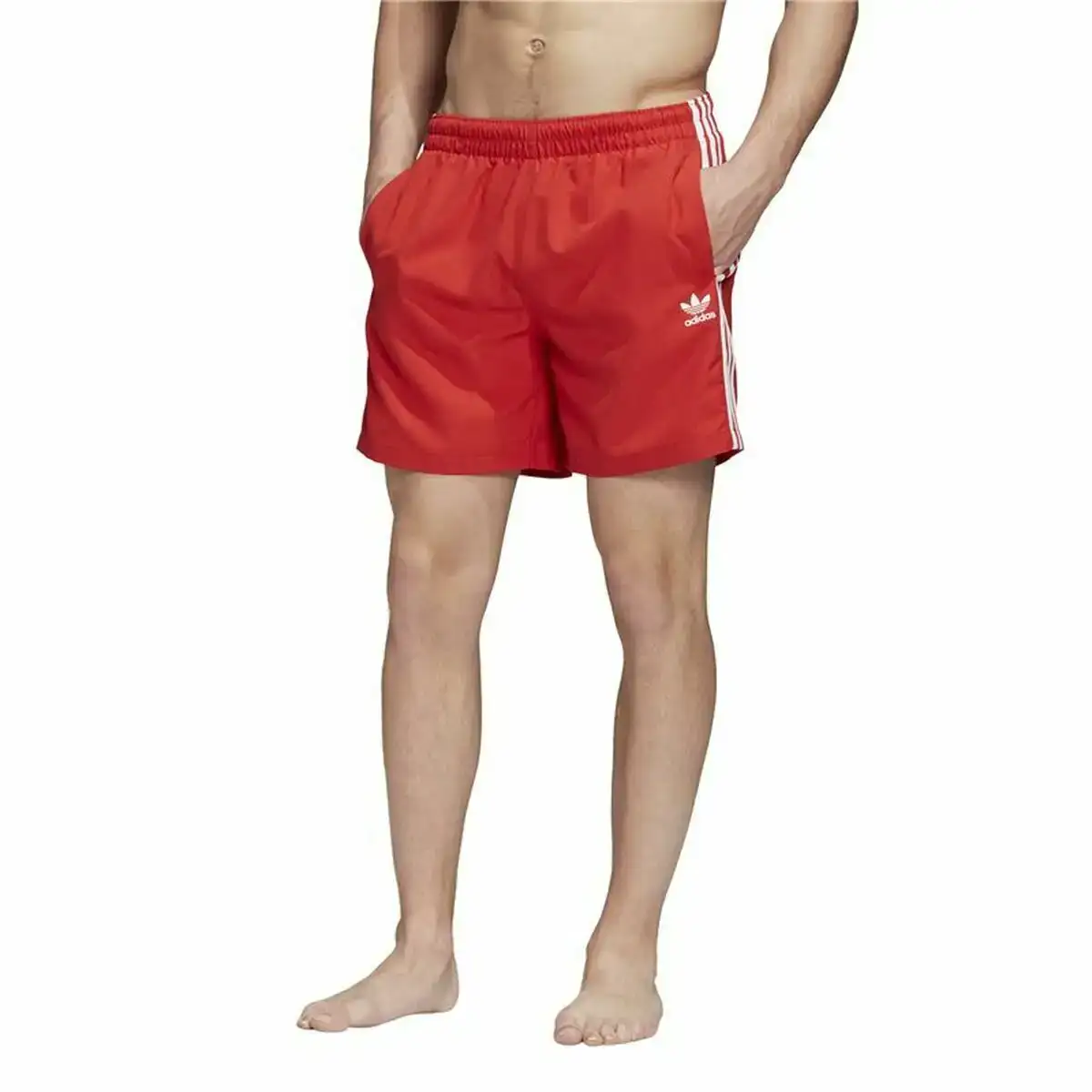 Maillot de bain homme adidas originals rouge_4545. Entrez dans l'Univers de DIAYTAR COTE D'IVOIRE - Où Chaque Produit a sa Place. Explorez nos rayons virtuels et choisissez des articles qui s'intègrent parfaitement à votre style de vie.