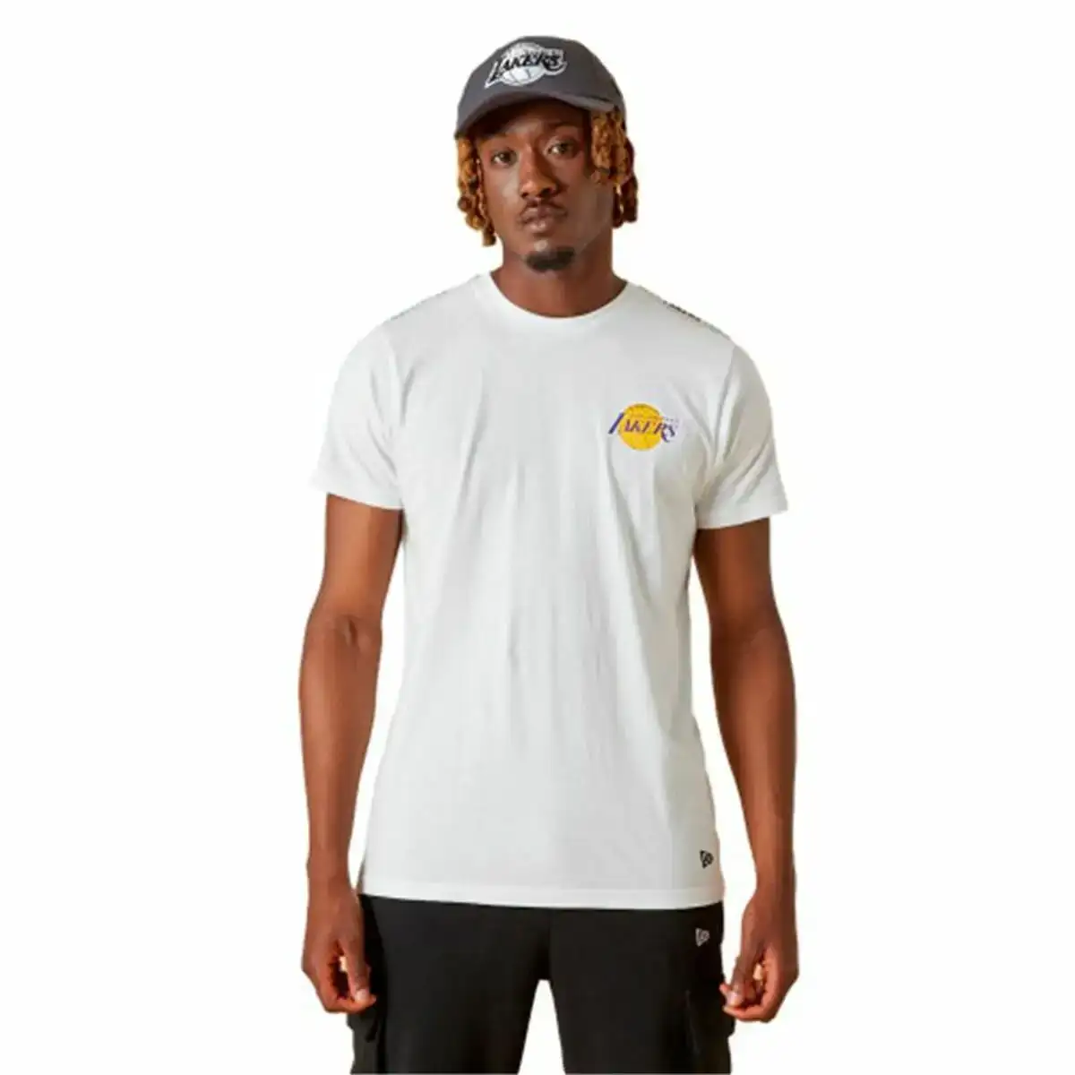Maillot de corps de sport a manches coupe new era la lakers nba blanc_1133. DIAYTAR COTE D'IVOIRE - Là où la Diversité Rencontre la Qualité. Parcourez notre gamme complète et trouvez des produits qui incarnent la richesse et l'unicité du Côte d'Ivoire.