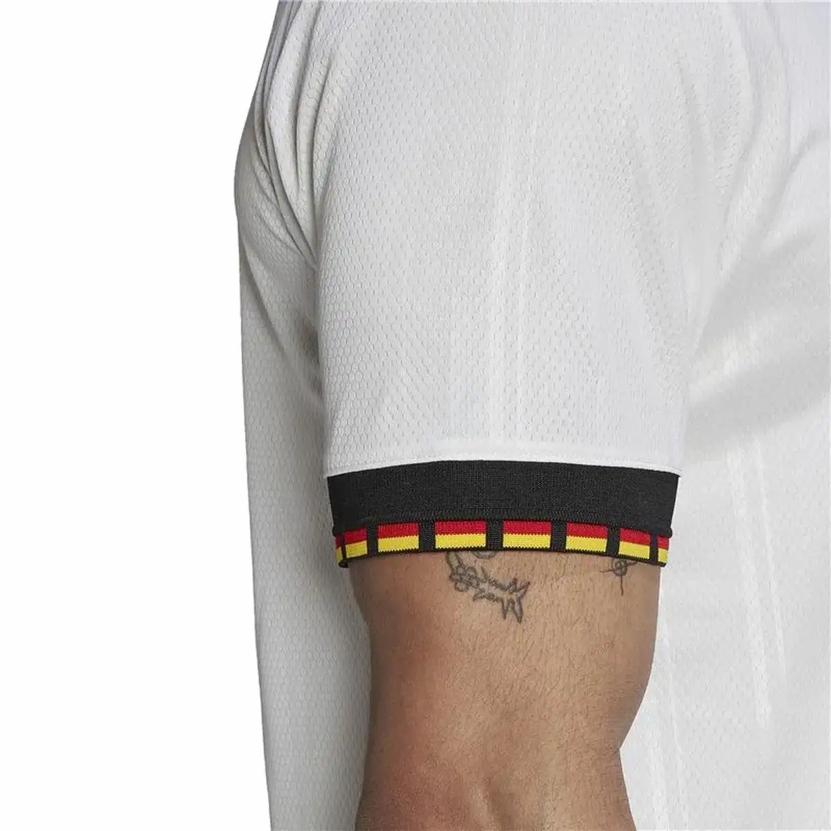 Maillot de football a manches courtes pour homme adidas germany 21 22_9382. DIAYTAR COTE D'IVOIRE - L'Art de Choisir, l'Art de S'émerveiller. Explorez notre boutique en ligne et choisissez des articles qui éveillent votre sens de l'émerveillement.