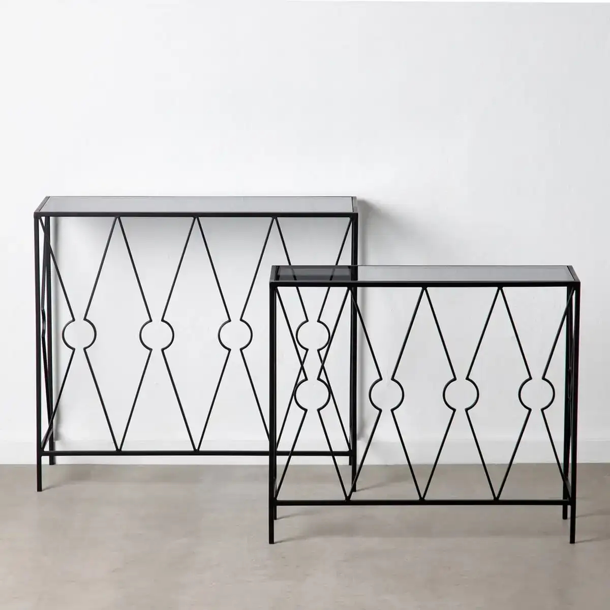 Meuble d entree 90 x 35 x 80 cm verre noir metal 2 unites _7326. Entrez dans l'Univers de DIAYTAR COTE D'IVOIRE - Où l'Authenticité Renouvelle Votre Quotidien. Explorez notre gamme de produits et trouvez des articles qui reflètent votre essence.
