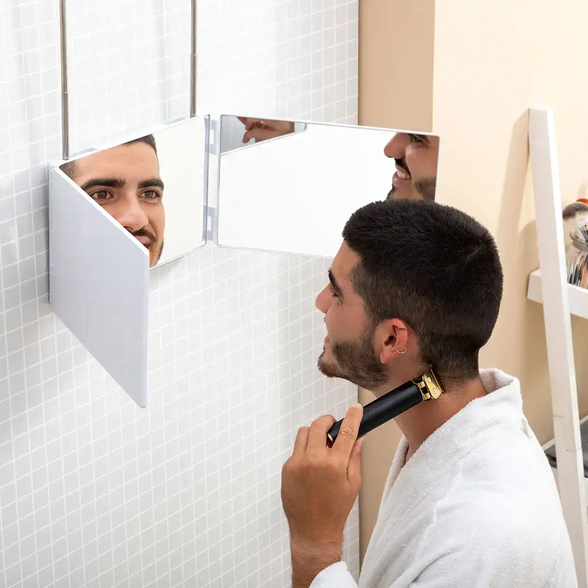 Miroir de salle de bain avec lumiere led et vision a 360deg selfkut innovagoods_5826. Entrez dans l'Univers de DIAYTAR COTE D'IVOIRE - Où Choisir est un Voyage. Explorez notre gamme diversifiée et trouvez des articles qui répondent à tous vos besoins et envies.