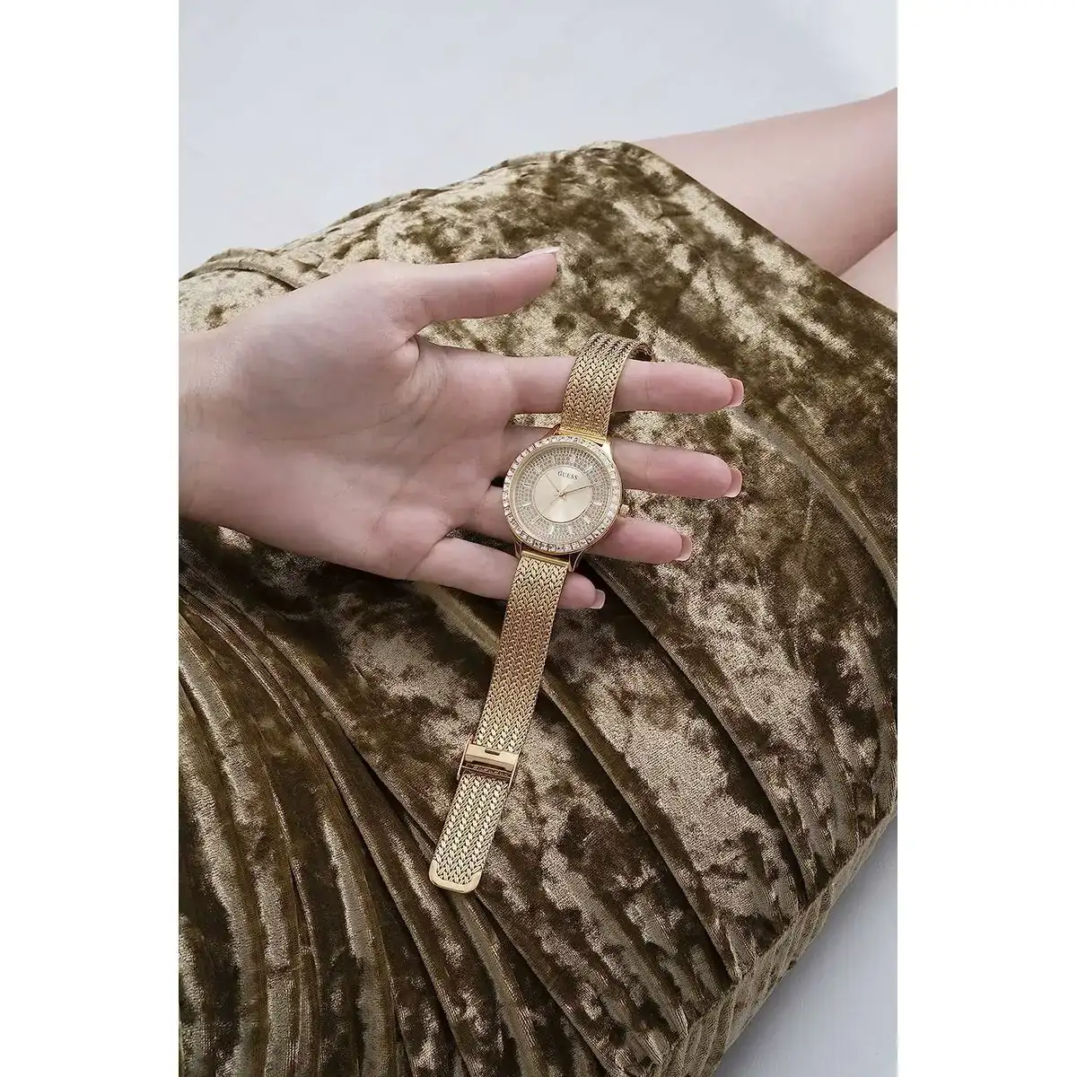 Montre femme guess_5185. Plongez dans l'Univers de DIAYTAR COTE D'IVOIRE - Où la Qualité et la Diversité se rencontrent. Parcourez nos rayons virtuels pour trouver des produits répondant à tous les besoins, du confort de votre foyer.