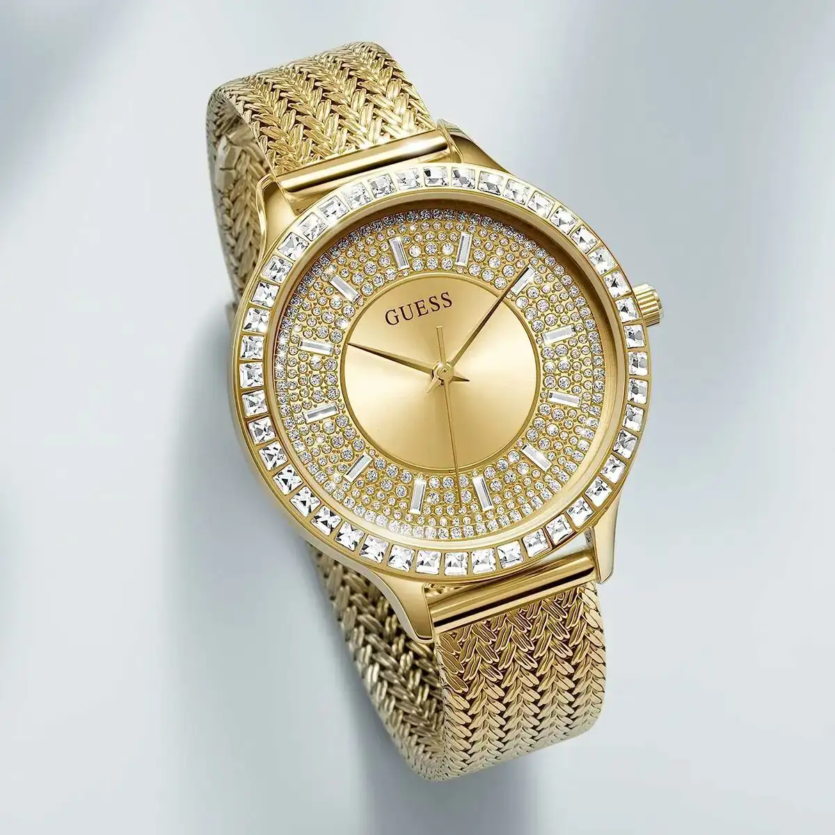 Montre femme guess_6940. DIAYTAR COTE D'IVOIRE - Où Chaque Détail Fait la Différence. Parcourez notre sélection soignée et choisissez des articles qui rehaussent votre quotidien, du fonctionnel à l'esthétique.