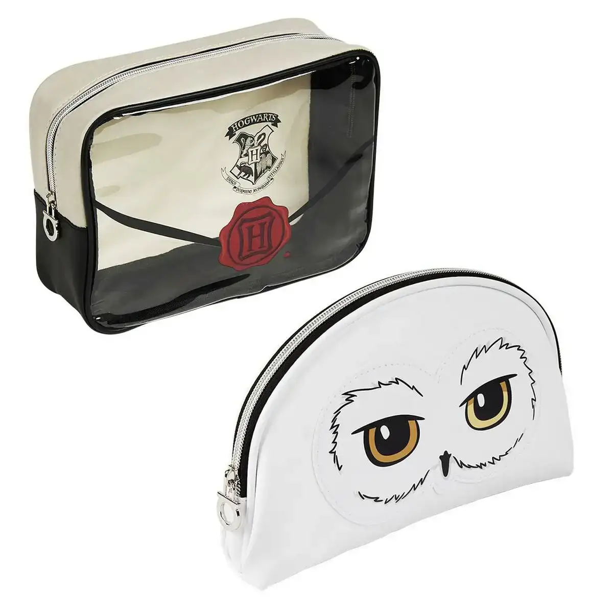 Necessaire de voyage harry potter 2 pieces 24 x 17 x 7 5 cm _1801. DIAYTAR COTE D'IVOIRE - Où l'Élégance Rencontre l'Authenticité. Naviguez à travers notre boutique en ligne et choisissez des produits qui incarnent le style et la tradition du Côte d'Ivoire.