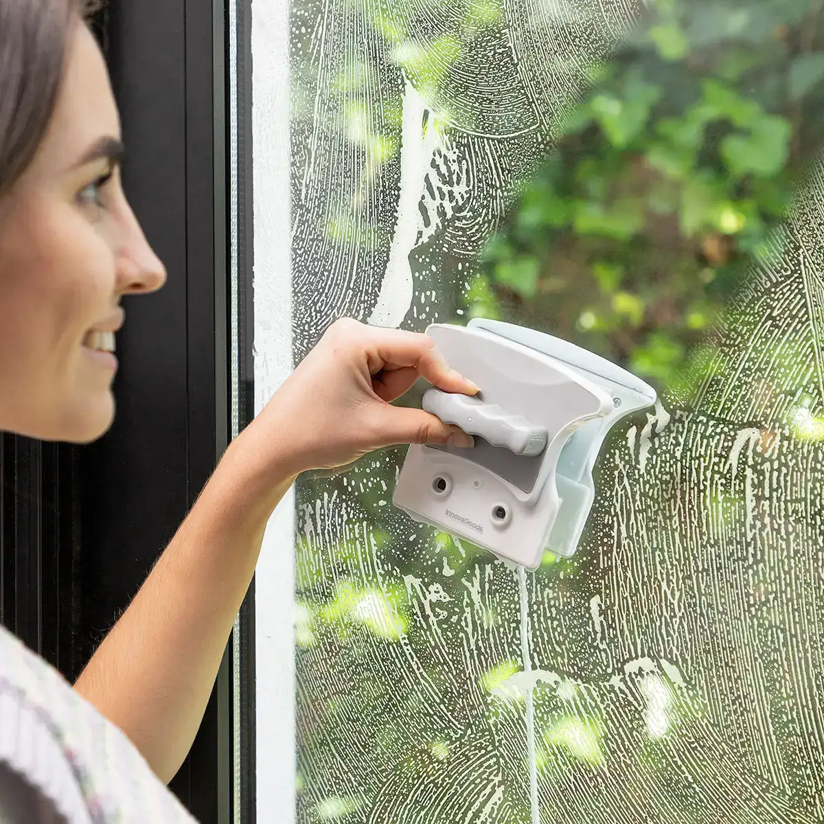 Nettoyant pour vitres magnetique magly innovagoods_2389. DIAYTAR COTE D'IVOIRE - Là où Chaque Produit Est une Trouvaille. Explorez notre sélection minutieuse et découvrez des articles qui correspondent à votre style de vie et à vos aspirations.
