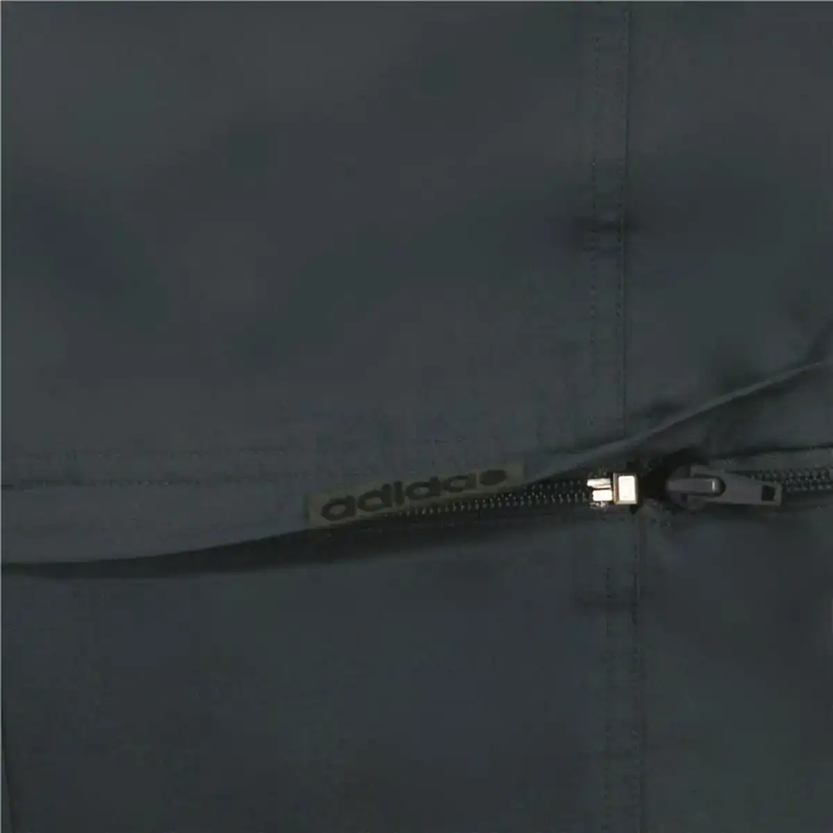 Pantalon de survetement pour adultes adidas sportswear gris homme_9186. DIAYTAR COTE D'IVOIRE - L'Art de Choisir, l'Art de Vivre. Parcourez notre boutique en ligne et découvrez des produits qui transforment chaque choix en une expérience enrichissante.