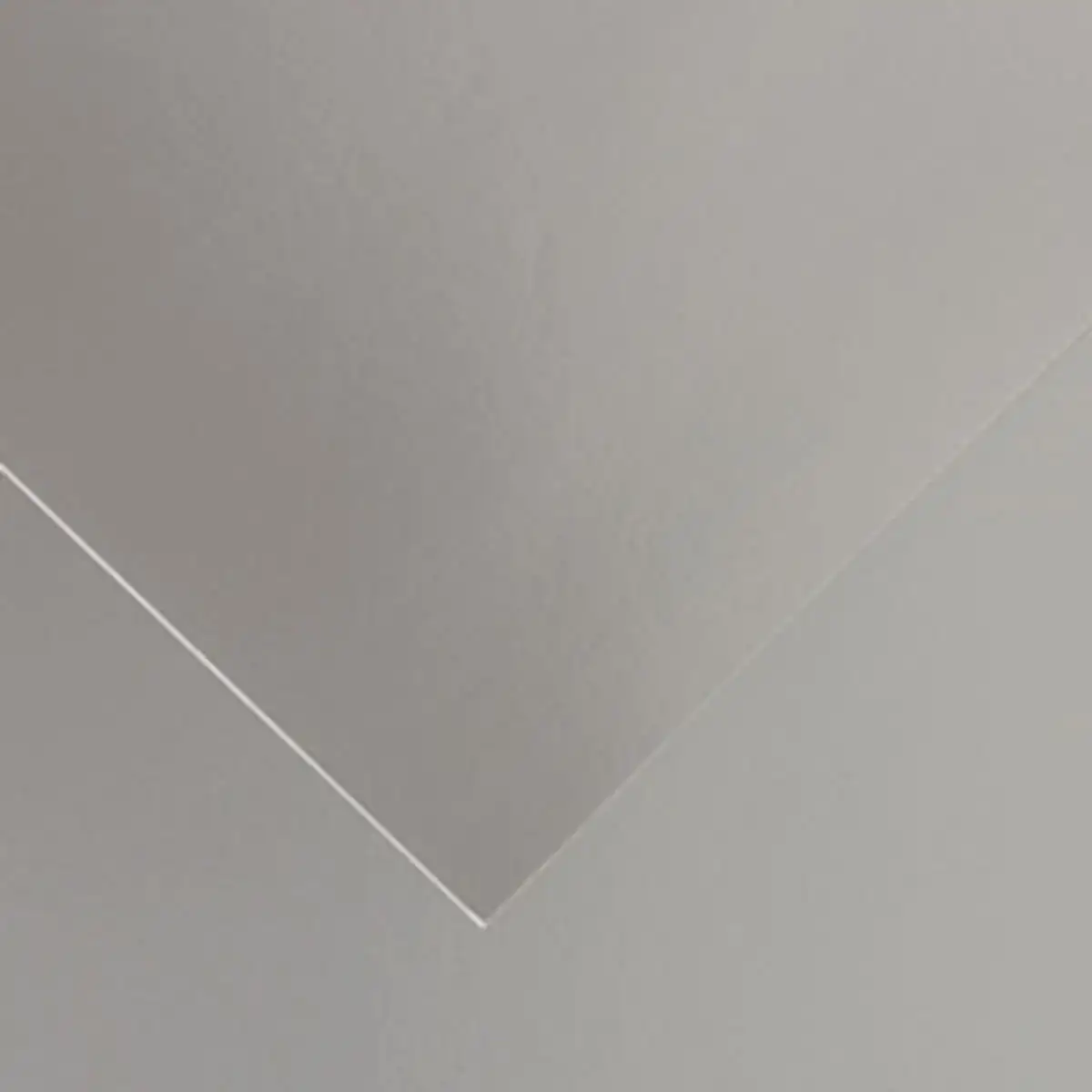 Papiers carton iris 250 g m2 argente gris 50 x 65 cm 25 unites _6818. DIAYTAR COTE D'IVOIRE - Où l'Élégance Rencontre l'Authenticité. Naviguez à travers notre boutique en ligne et choisissez des produits qui incarnent le style et la tradition du Côte d'Ivoire.