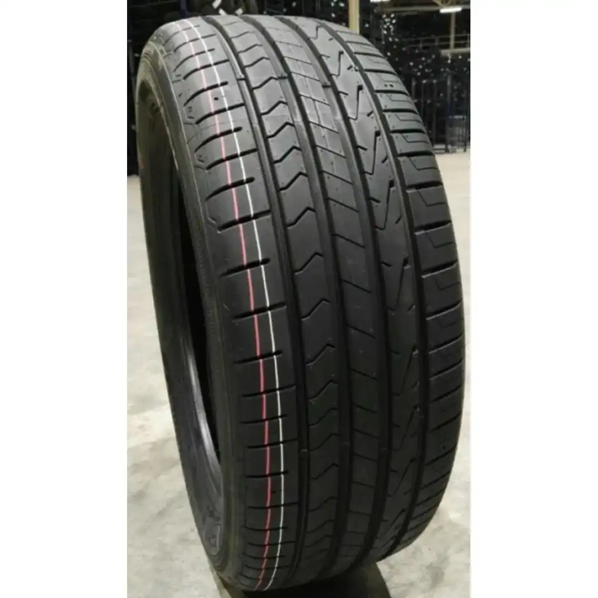 Pneu tout terrain hankook k125a ventus prime 3x 235 65hr17_8557. DIAYTAR COTE D'IVOIRE - L'Art du Shopping Facilité. Naviguez sur notre plateforme en ligne pour découvrir une expérience d'achat fluide et agréable, avec une gamme de produits adaptés à tous.