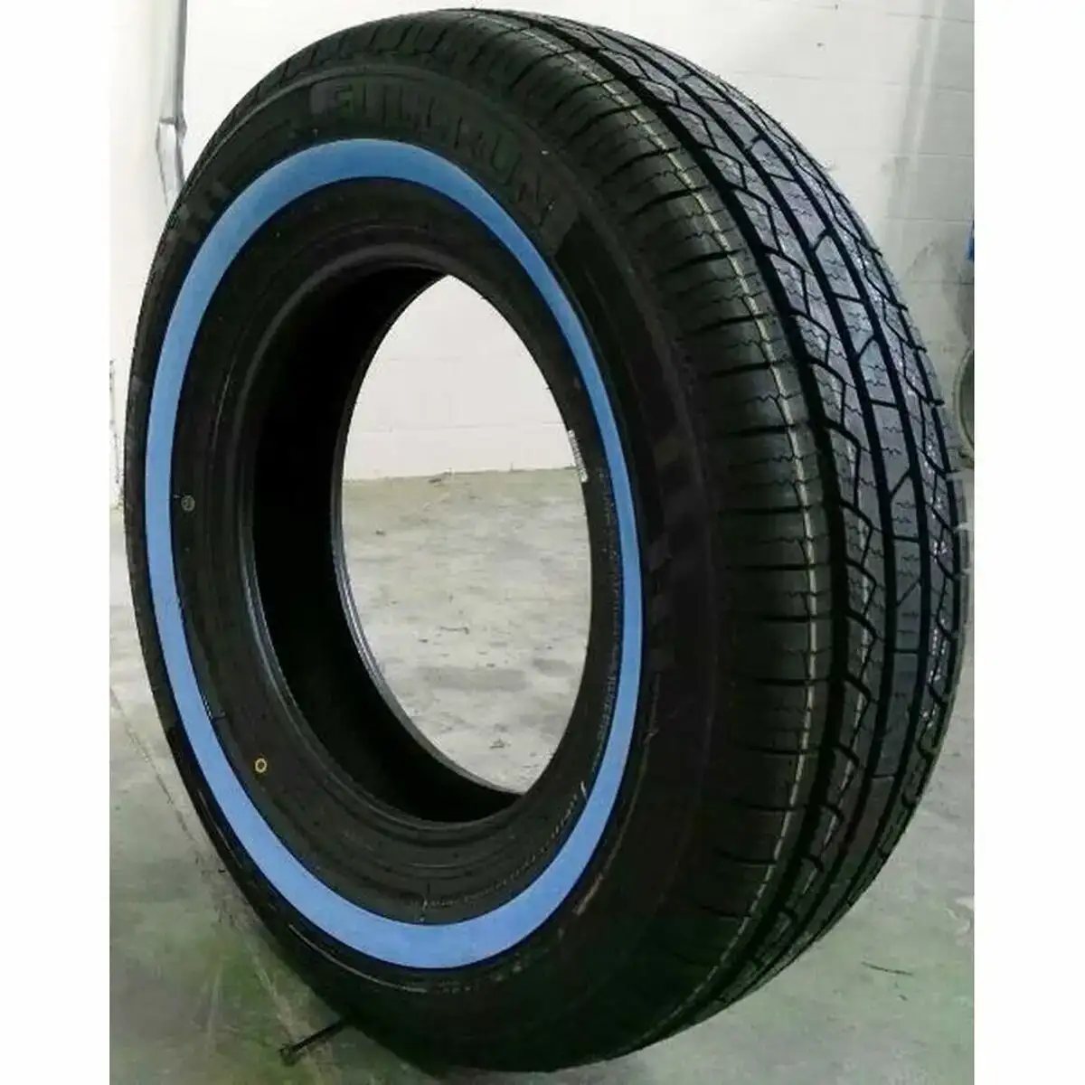 Pneu tout terrain hilo sport xv1 wsw 215 75hr15_8962. DIAYTAR COTE D'IVOIRE - L'Art de Vivre avec Authenticité. Explorez notre gamme de produits artisanaux et découvrez des articles qui apportent une touche unique à votre vie.