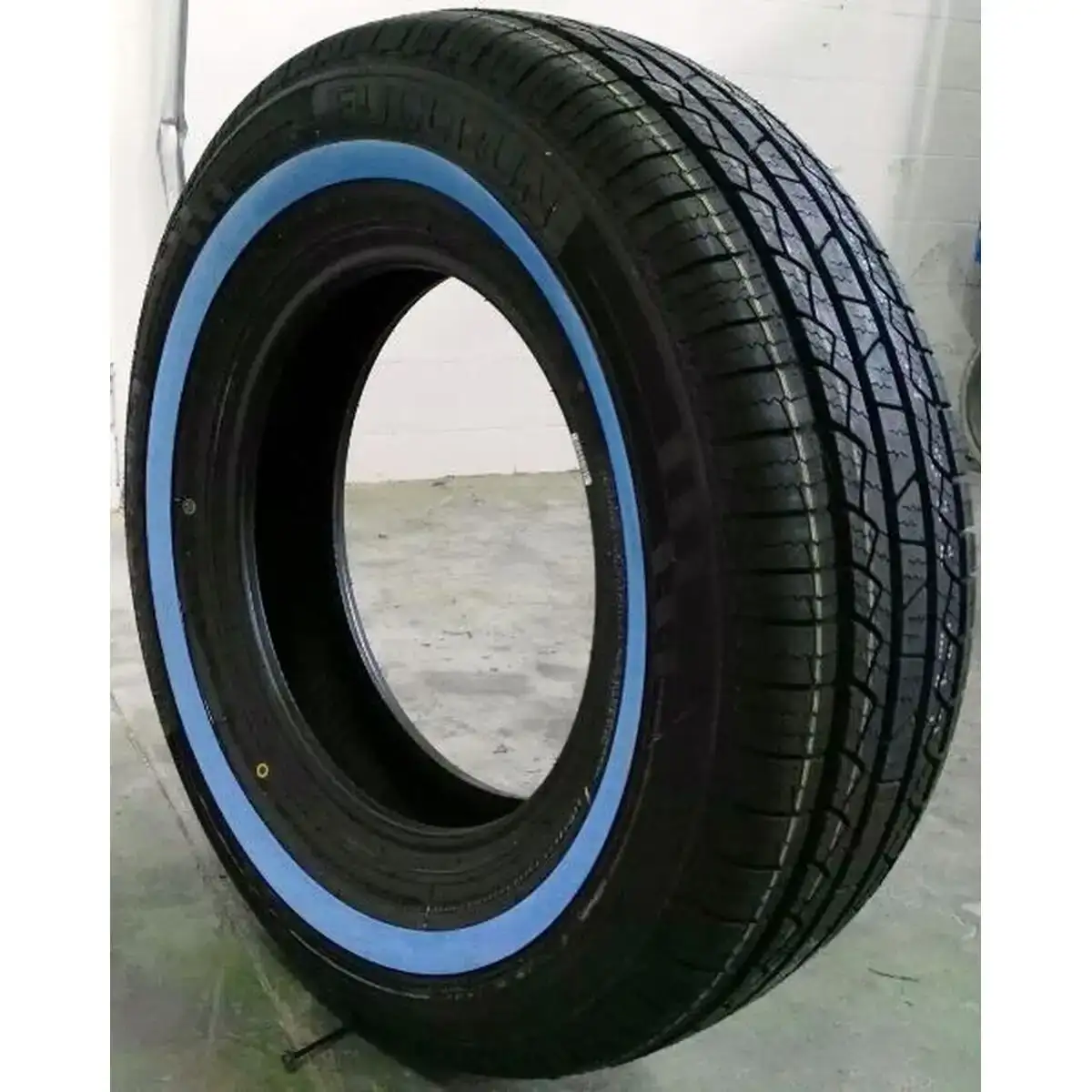 Pneu tout terrain hilo sport xv1 wsw 235 75hr15_3274. DIAYTAR COTE D'IVOIRE - Là où Chaque Produit Est une Trouvaille. Parcourez notre catalogue diversifié et découvrez des articles qui enrichiront votre quotidien, du pratique à l'insolite.