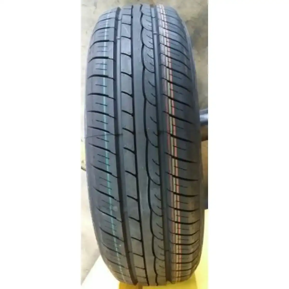 Pneus de voiture dunlop sp sport fastresponse 175 65hr15_6116. Bienvenue sur DIAYTAR COTE D'IVOIRE - Où Chaque Article a son Histoire. Découvrez notre sélection méticuleuse de produits qui racontent l'authenticité et la beauté du Côte d'Ivoire.