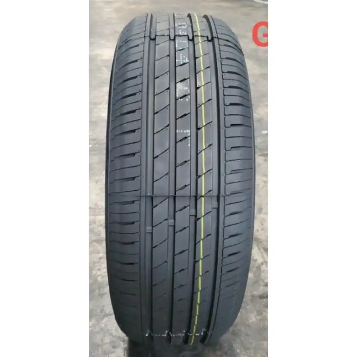 Pneus de voiture goform g521 195 70tr14_2962. DIAYTAR COTE D'IVOIRE - L'Art de Choisir, l'Art de S'émerveiller. Explorez notre boutique en ligne et choisissez des articles qui éveillent votre sens de l'émerveillement.