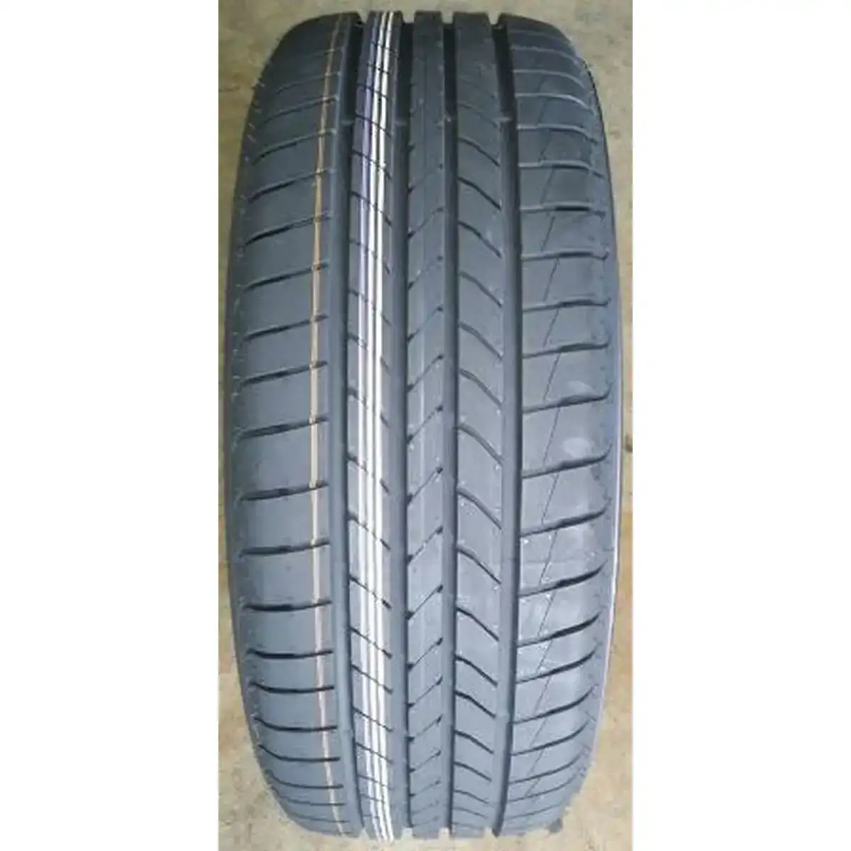 Pneus de voiture goodyear efficientgrip 205 50yr17_7339. DIAYTAR COTE D'IVOIRE - Votre Passage vers le Raffinement. Plongez dans notre univers de produits exquis et choisissez des articles qui ajoutent une touche de sophistication à votre vie.