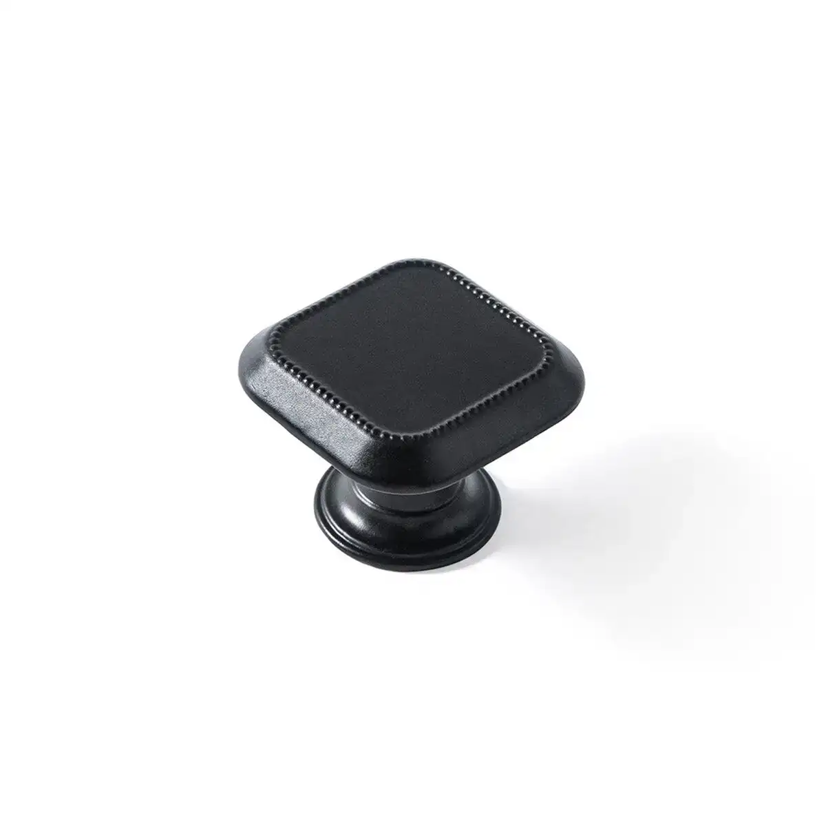 Pommeau rei noir mat metal 4 pieces o 3 cm _7570. DIAYTAR COTE D'IVOIRE - Où Chaque Détail Compte. Parcourez nos produits soigneusement sélectionnés et choisissez des articles qui correspondent à votre style et à vos valeurs.