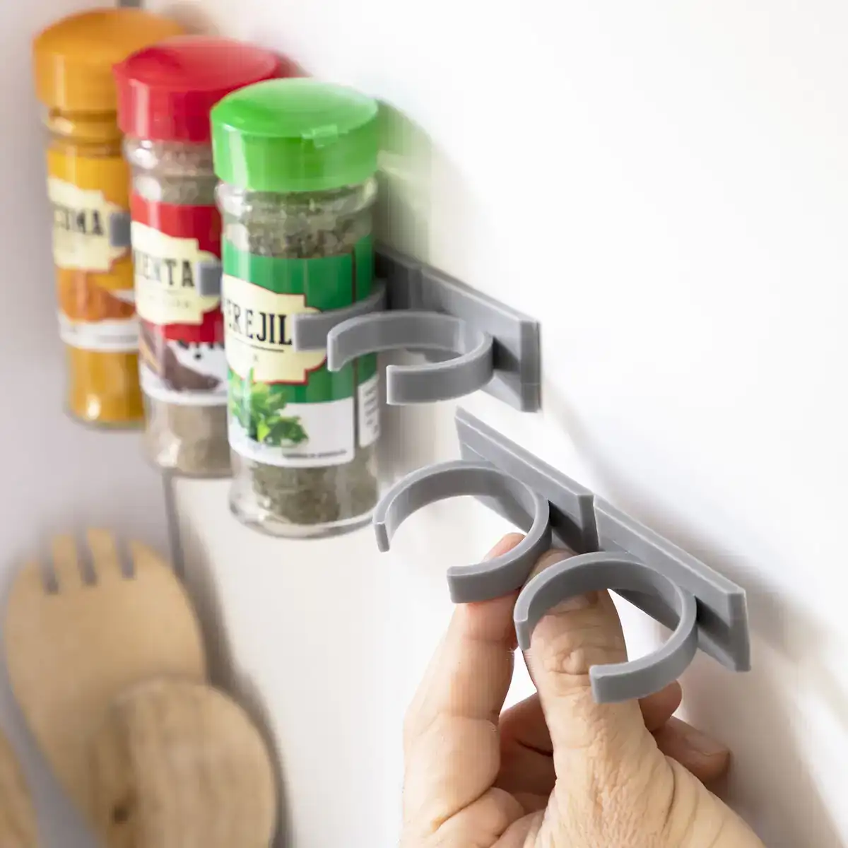 Porte epices adhesif et divisible jarlock x20 innovagoods_3217. Entrez dans l'Univers de DIAYTAR COTE D'IVOIRE - Où la Tradition S'unit à la Modernité. Explorez notre sélection pour trouver des produits qui allient héritage et innovation.