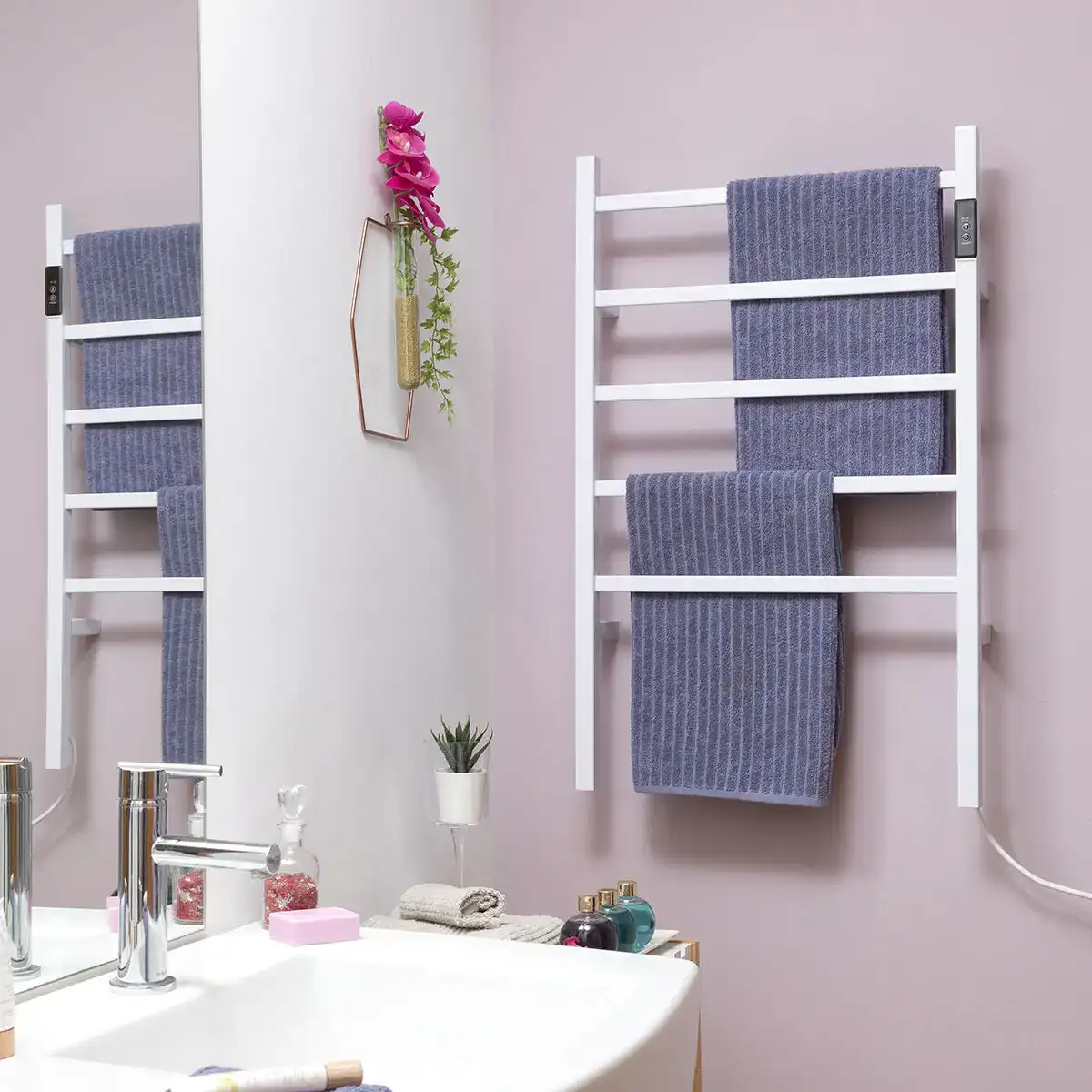 Porte serviettes electrique pour mur ou sol racwel innovagoods_2256. DIAYTAR COTE D'IVOIRE - Où Chaque Sélection Vous Parle. Parcourez nos catégories et découvrez des produits qui reflètent vos passions et vos besoins, pour un shopping personnel et inspirant.