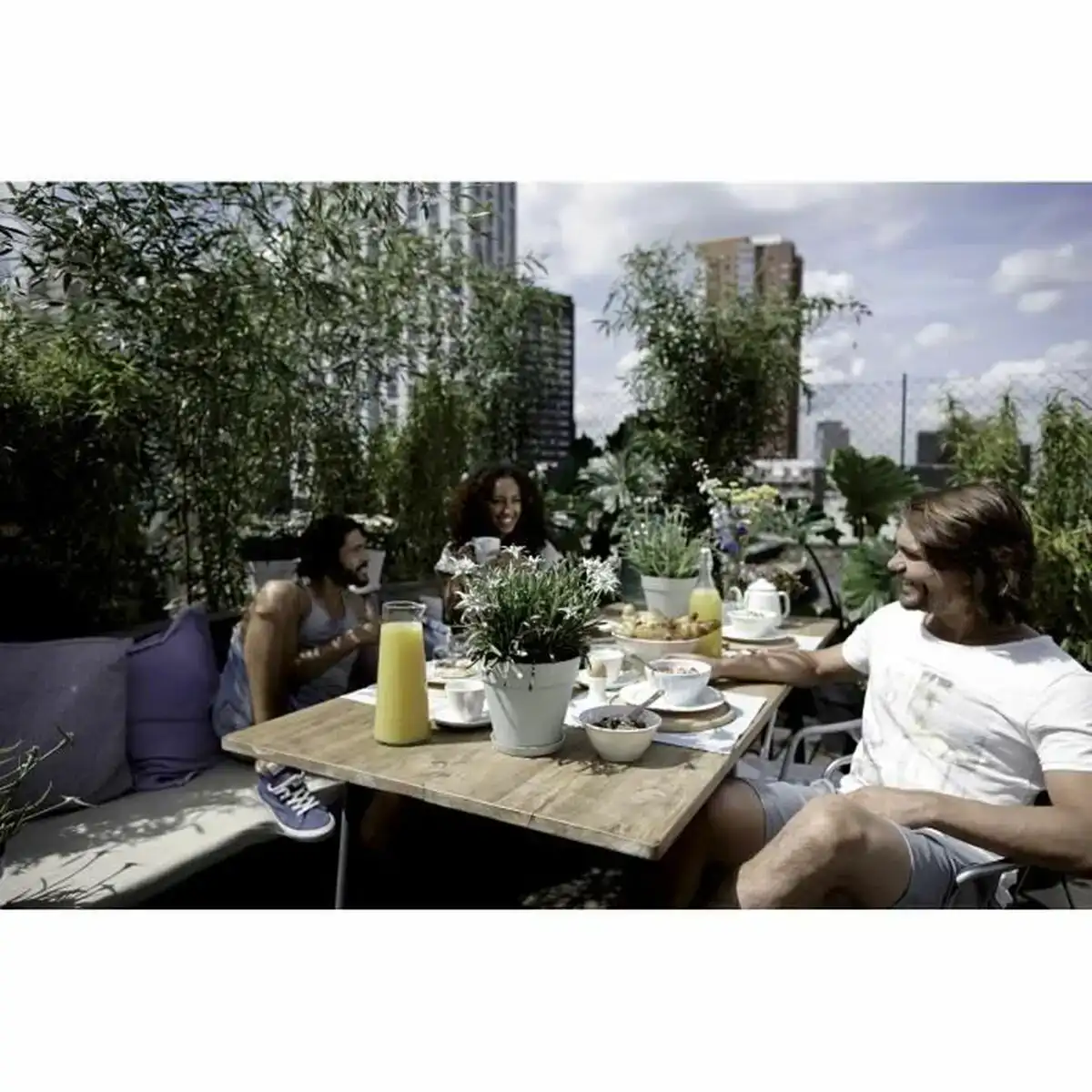 Pot elho gris_7249. DIAYTAR COTE D'IVOIRE - Où la Tradition Renouvelée Rencontre l'Innovation. Explorez notre gamme de produits qui fusionnent l'héritage culturel avec les besoins contemporains.