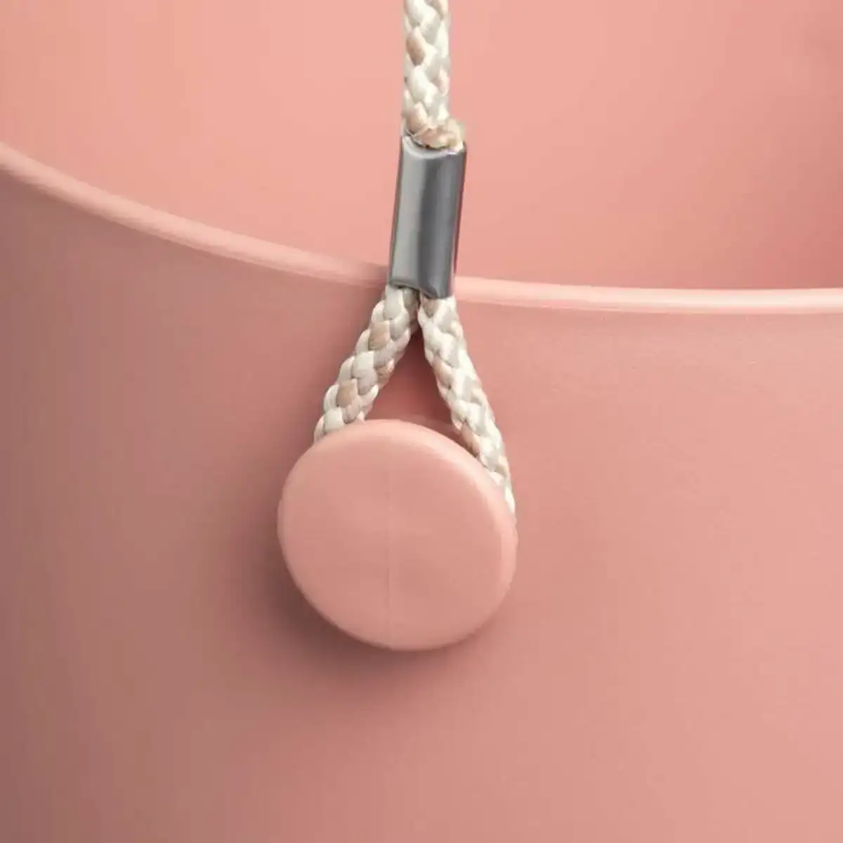 Pot elho ronde rose plastique o 18 cm_9656. DIAYTAR COTE D'IVOIRE - Où Choisir est un Plaisir Responsable. Parcourez notre catalogue et choisissez des produits qui incarnent notre engagement envers des pratiques durables et éthiques.