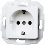 Prise de courant 113613087 reconditionne b _5902. DIAYTAR COTE D'IVOIRE - Votre Destination Shopping Éthique. Parcourez notre gamme et choisissez des articles qui respectent l'environnement et les communautés locales.