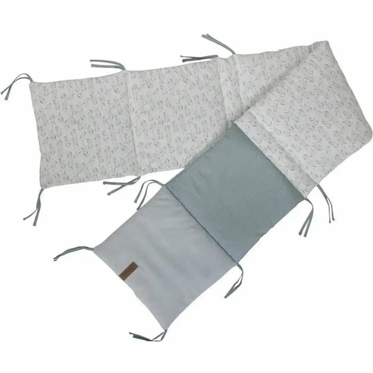 Protection du berceau domiva 30 x 180 cm bleu_5657. Bienvenue sur DIAYTAR COTE D'IVOIRE - Votre Fenêtre sur le Shopping Moderne. Parcourez notre boutique en ligne et découvrez des produits qui incarnent l'évolution du style et de la qualité.