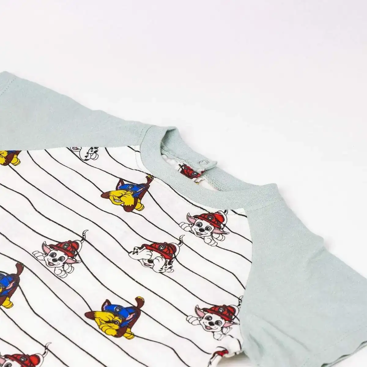 Pyjama enfant the paw patrol vert_8018. DIAYTAR COTE D'IVOIRE - Votre Boutique en Ligne, Votre Identité. Naviguez à travers notre plateforme et choisissez des articles qui expriment qui vous êtes et ce que vous chérissez.