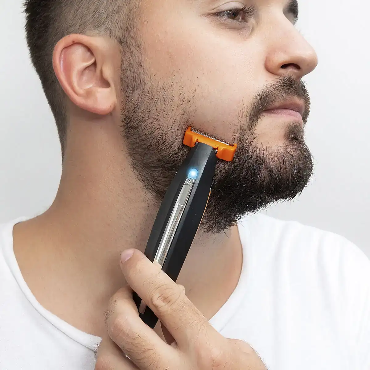 Rasoir rechargeable de precision 3 en 1 innovagoods_9450. DIAYTAR COTE D'IVOIRE - Où Choisir est une Célébration de l'Artisanat Local. Découvrez notre boutique en ligne et choisissez des produits qui incarnent la passion des artisans sénégalais.